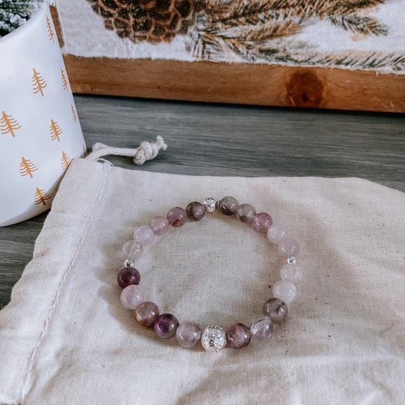 Lavender Amethyst Gemstone Bracelet - Picture 4 of 5